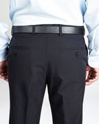 Pantalón de vestir azul marino, detalle de la pretina