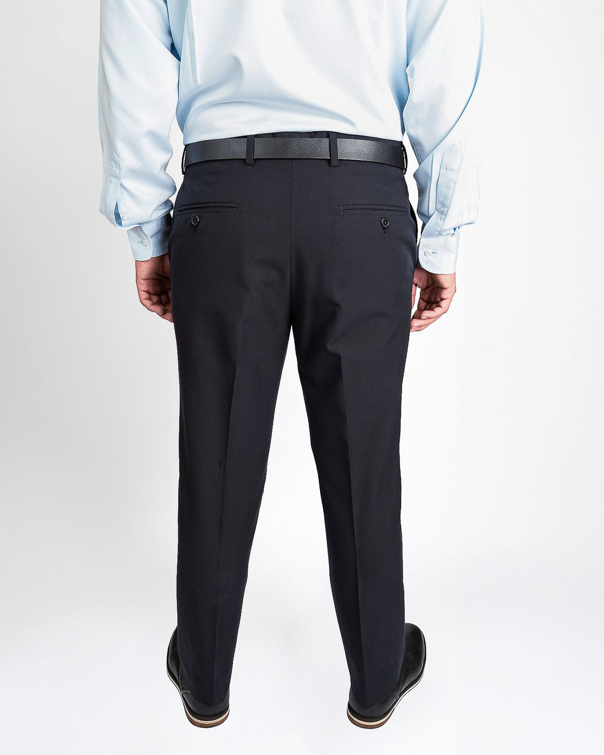 Pantalón de vestir azul marino, de espalda