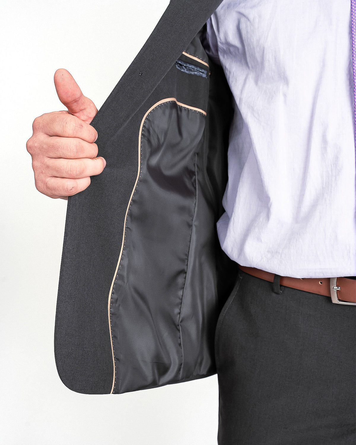 Saco gris semi slim, detalle del forro